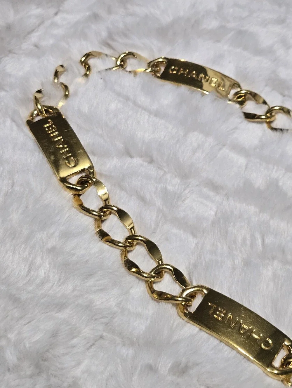 🔥 CHANEL 1950-1970 CC Gold Plated Logo Plate Rue Cambon Medallion Chain 🔥